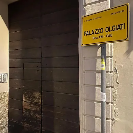 Ferienwohnung Alice In Centro Vercelli Exterior foto