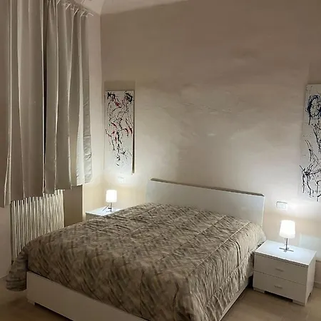 Ferienwohnung Alice In Centro Vercelli Exterior foto