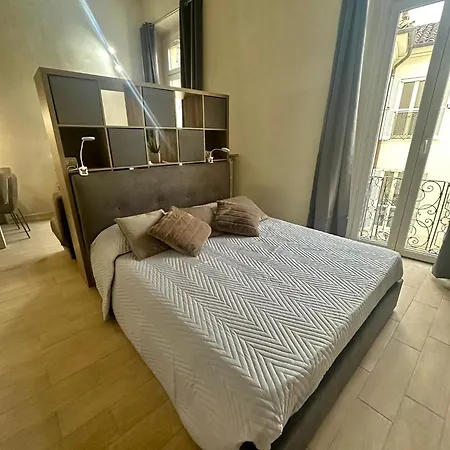 Ferienwohnung Alice In Centro Vercelli Exterior foto